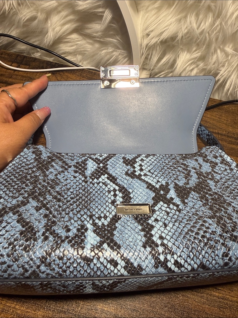 Michael Kors Blue Snake-Print Shoulder Bag - Picture 4 of 8